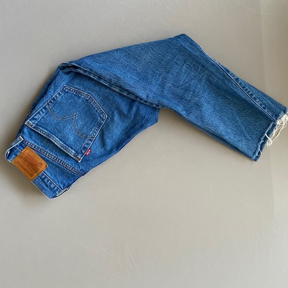 SOLD** Levi’s 501 Straight Cropped - Picture 7 of 7